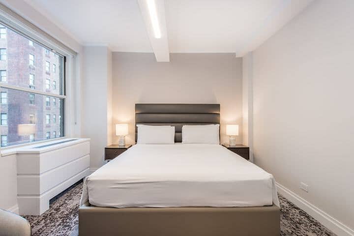 Room 26 of 184