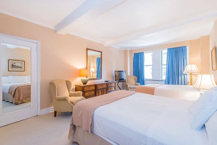 Room 15 of 184