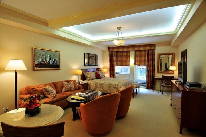 Room 42 of 184