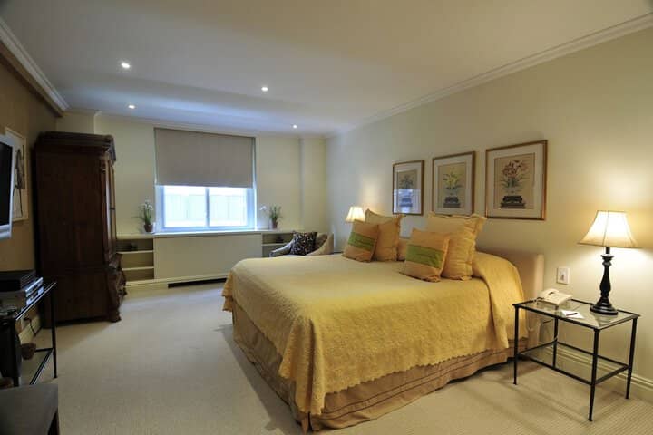 Room 6 of 184