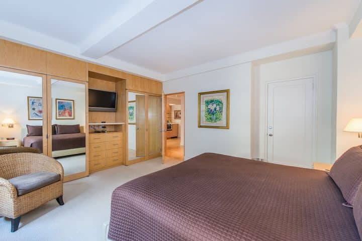 Room 37 of 184