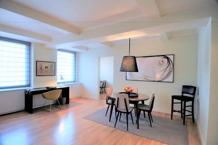 Room 83 of 184