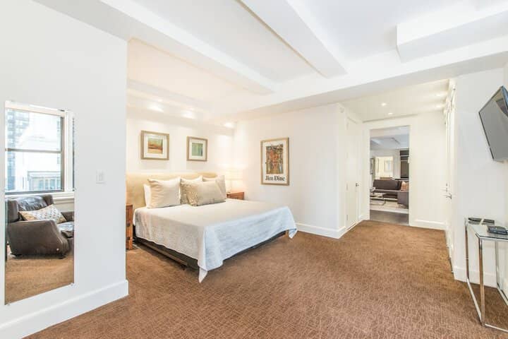 Room 30 of 184