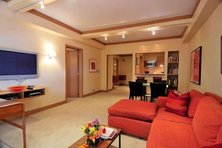 Room 45 of 184
