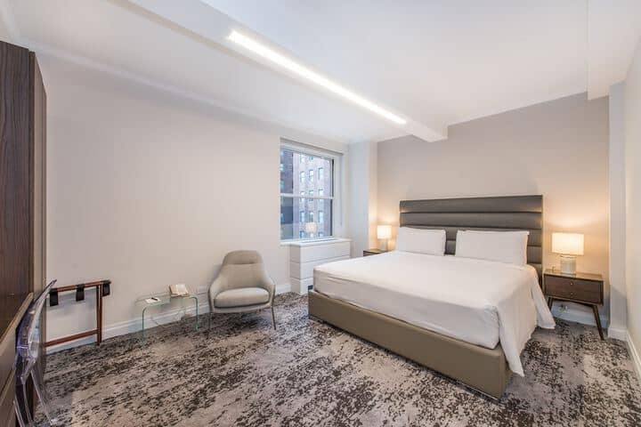 Room 25 of 184
