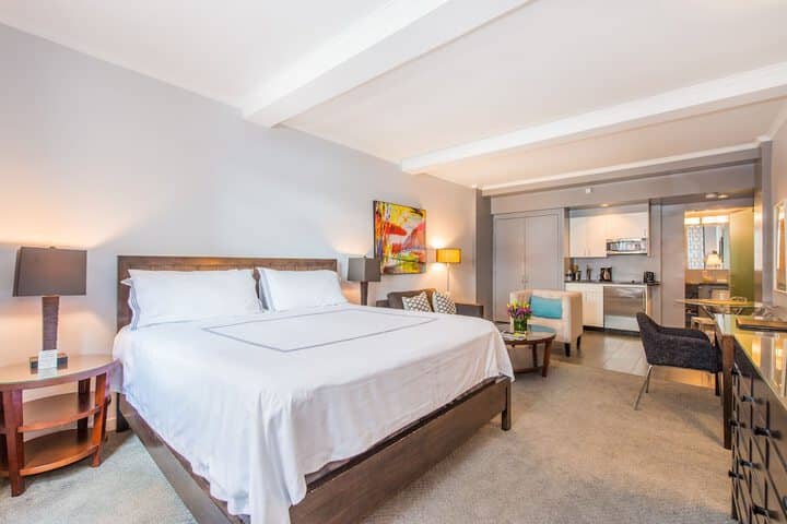 Room 18 of 184