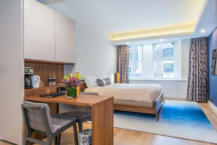 Room 17 of 184